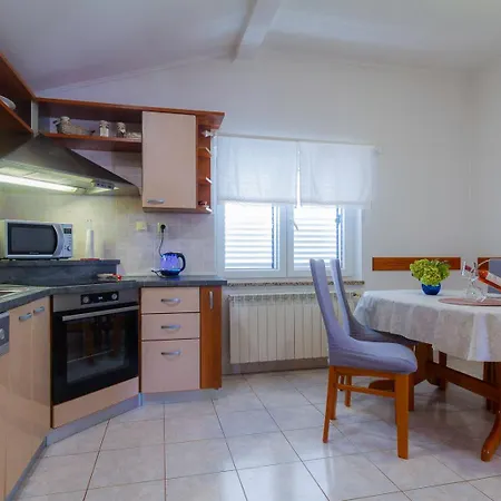Apartament Frankica Palit