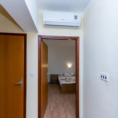 아파트 Frankica