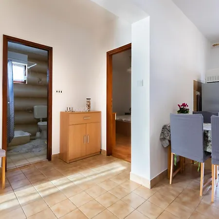 Apartament Frankica Palit